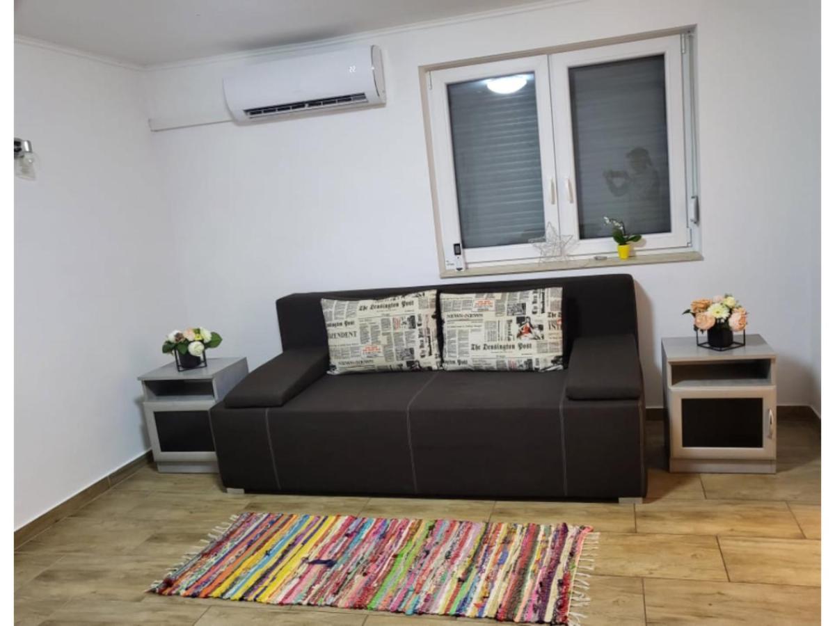 شقة Forras Vendeghaz تاتا المظهر الخارجي الصورة